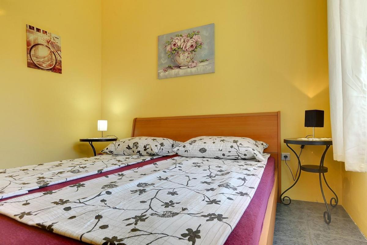 Apartments Puntica Ližnjan Buitenkant foto