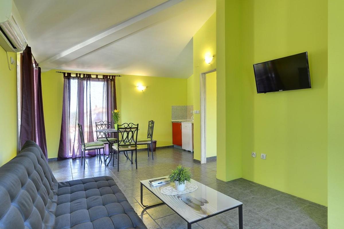 Apartments Puntica Ližnjan Buitenkant foto
